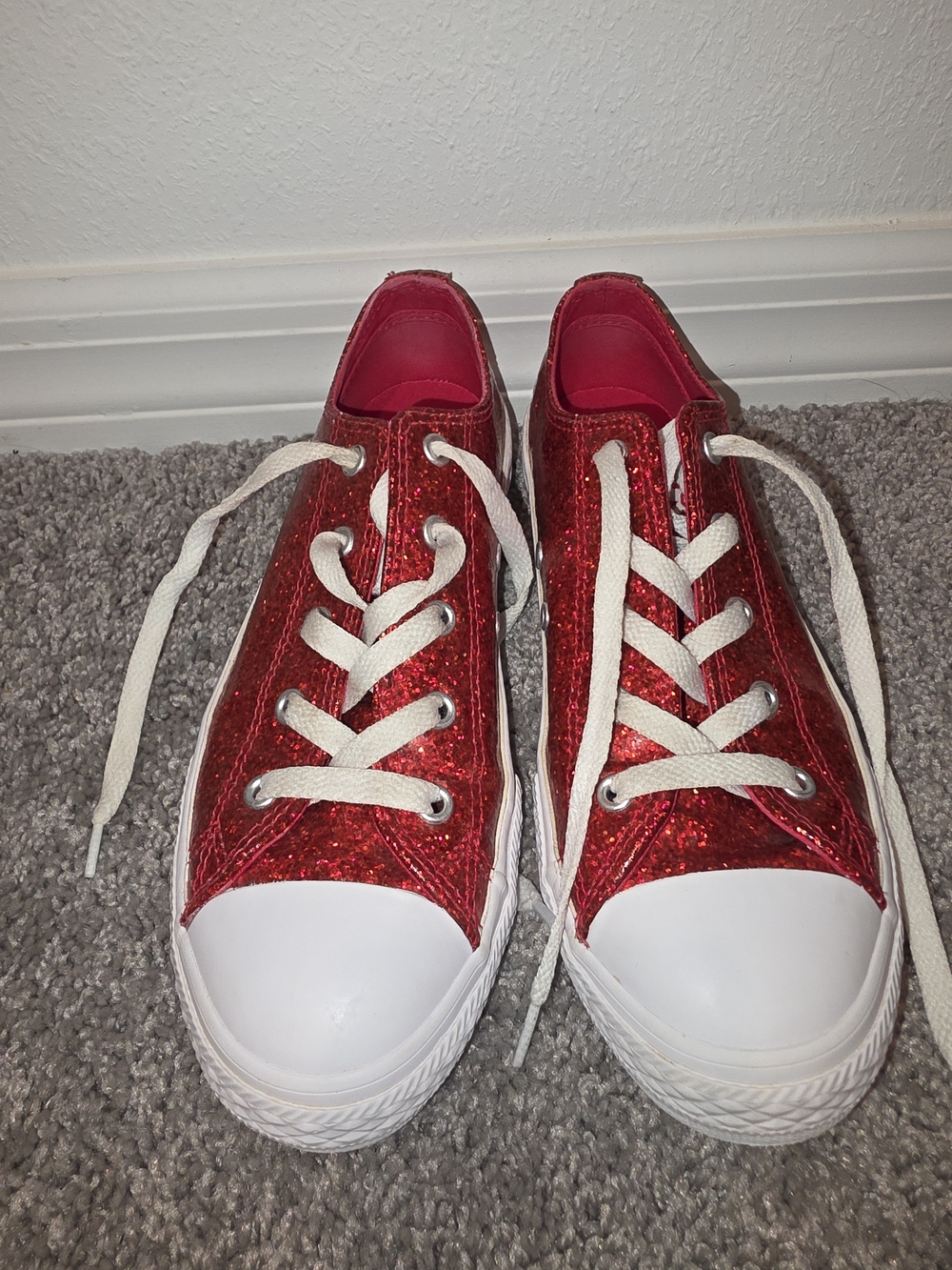 Red Glitter Low-Top Kids Sneakers with White Laces Size 3.5